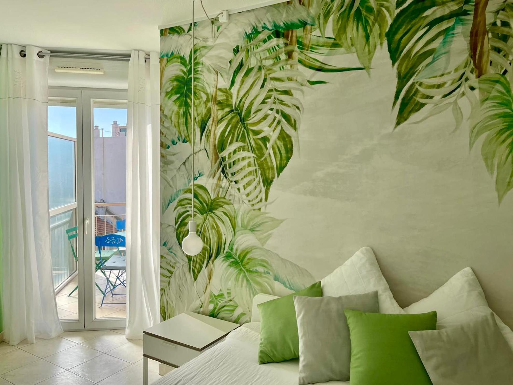 Risso - One Bedroom With Pool, Newly Renovated In Spring 2024 Niza Exterior foto