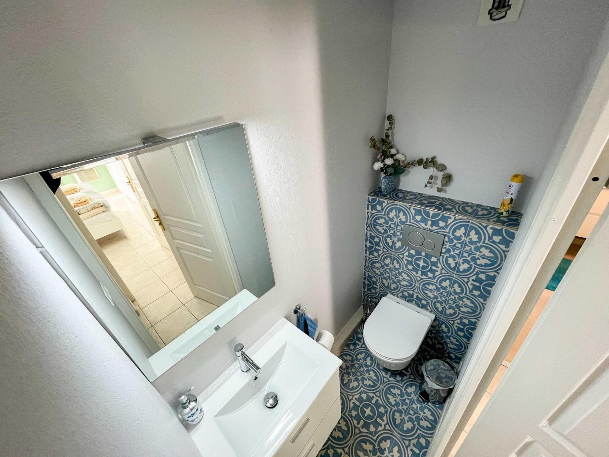 Risso - One Bedroom With Pool, Newly Renovated In Spring 2024 Niza Exterior foto